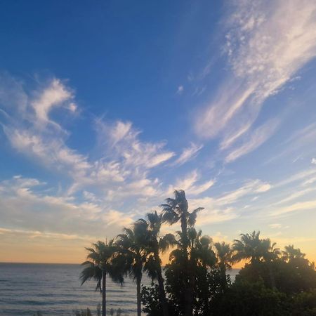Exclusive Beachfront Penthouse Almayate Alto المظهر الخارجي الصورة