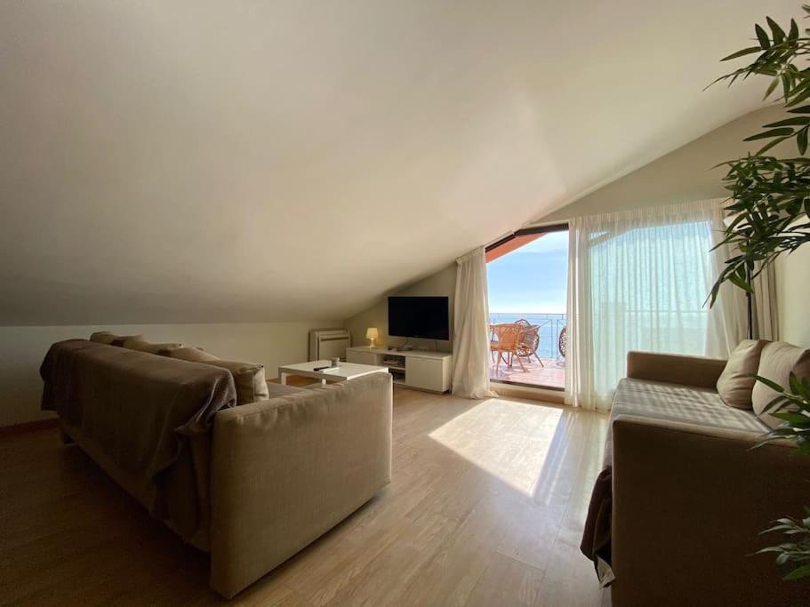 Exclusive Beachfront Penthouse Almayate Alto المظهر الخارجي الصورة