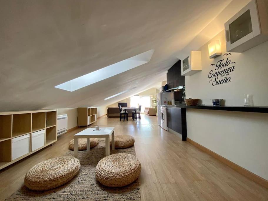 Exclusive Beachfront Penthouse Almayate Alto المظهر الخارجي الصورة